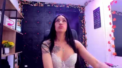 TiffanyDream8 online show from February 26, 9:40 pm