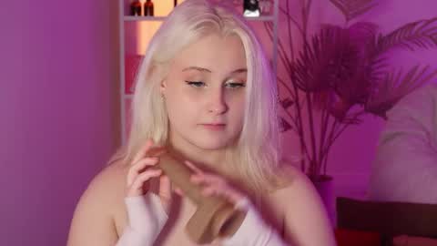 tiffanyjons online show from March 3, 5:42 pm