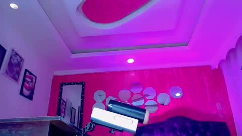 tiffanymackensyy69 online show from April 14, 1:53 am