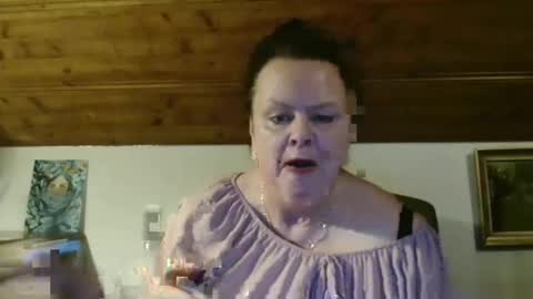 TiffanyMature online show from February 16, 9:24 pm