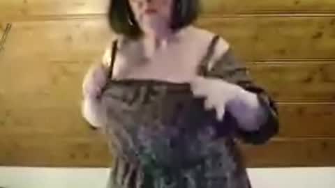 TiffanyMature online show from December 3, 10:32 pm