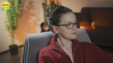 tiffanyriox online show from February 20, 1:38 am