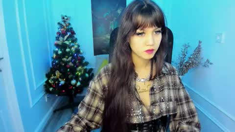 tiffanyyoun online show from December 5, 12:25 pm