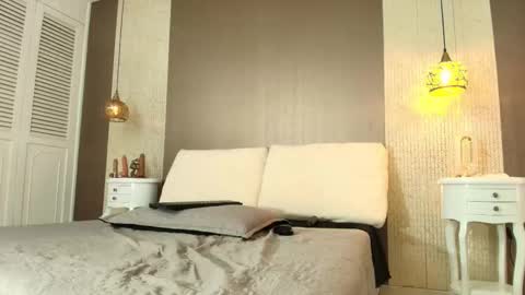 T I F F A N Y online show from January 14, 8:28 pm