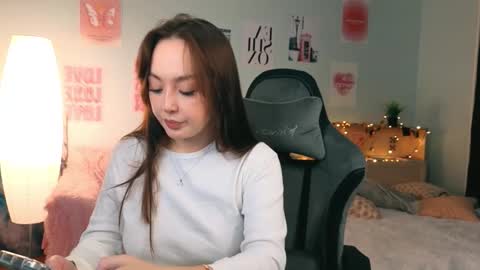 Mia online show from January 8, 7:42 pm