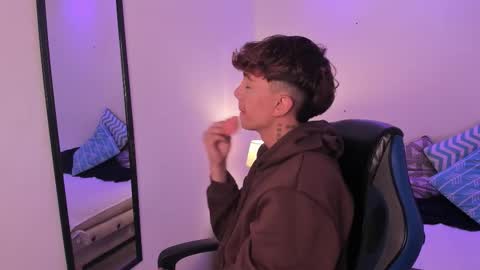 Timothy 21 years old online show from December 1, 8:40 pm