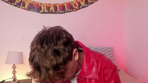 Snapshot of timothy_ross chatting on October 17, 9:30 pm Timothy 21 years old online show from October 17, 9:30 pm