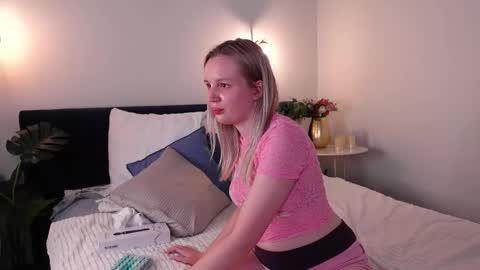 Snapshot of tinasiner chatting on October 7, 5:09 pm tinasiner online show from October 7, 5:09 pm