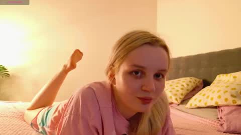 tinasiner online show from May 16, 3:00 pm