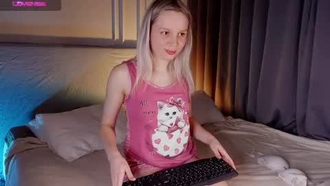 Snapshot of tinasiner chatting on February 25, 5:19 pm tinasiner online show from February 25, 5:19 pm