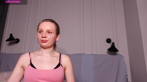 Snapshot of tinasiner chatting on February 10, 5:19 pm tinasiner online show from February 10, 5:19 pm