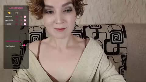 Snapshot of tinawincee chatting on September 27, 5:49 am Tina online show from September 27, 5:49 am