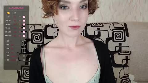 Snapshot of tinawincee chatting on October 13, 6:48 am Tina online show from October 13, 6:48 am