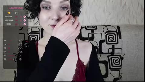 Snapshot of tinawincee chatting on March 1, 6:24 am Tina online show from March 1, 6:24 am