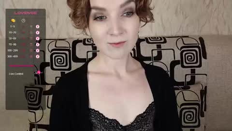 Snapshot of tinawincee chatting on September 28, 6:00 am Tina online show from September 28, 6:00 am