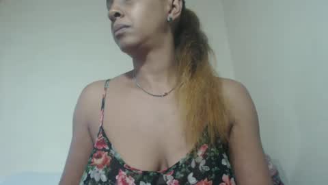 Snapshot of tinaxxxpetitexoxo chatting on March 1, 12:34 pm Tina online show from March 1, 12:34 pm