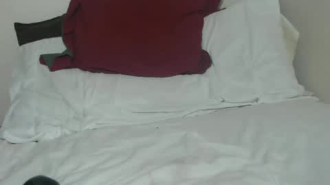 Snapshot of tinaxxxpetitexoxo chatting on October 5, 11:34 pm Tina online show from October 5, 11:34 pm