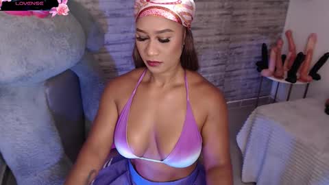 Tinna Goddess online show from November 27, 4:14 pm