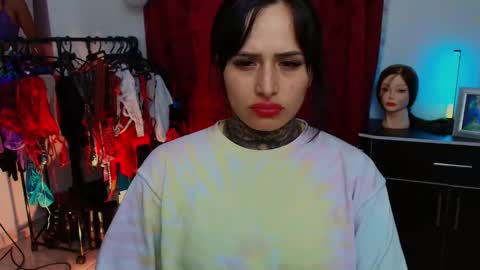 I AM BELLA  ----------- follow my  IG  TINNS 69 online show from January 14, 2:08 am