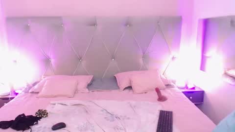 Tina online show from September 23, 11:00 pm