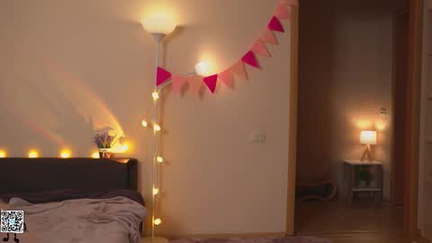 Lyssa     online show from February 18, 3:20 pm