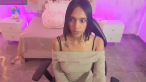 tiny_tay online show from March 23, 11:48 am