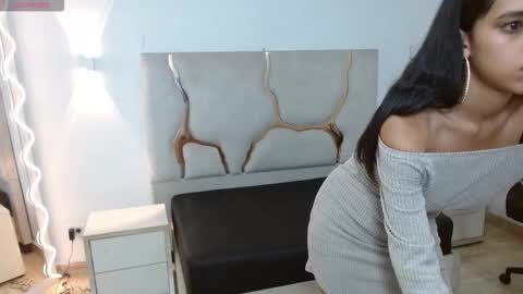 tiny_tay online show from February 26, 11:35 am