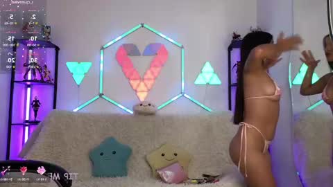 tiny_vixen_ online show from September 25, 2:57 pm