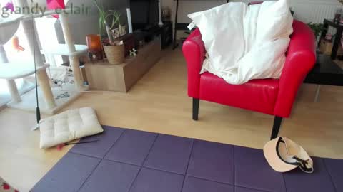 Tiny online show from September 20, 7:00 am