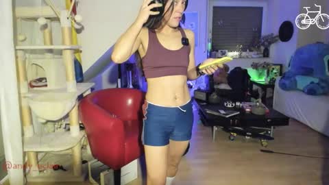 Tiny online show from December 1, 4:32 am