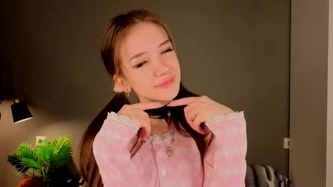 Annie online show from March 19, 8:36 pm