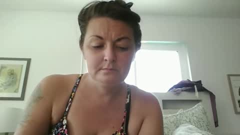 tinyassbossymilf online show from May 17, 9:24 pm