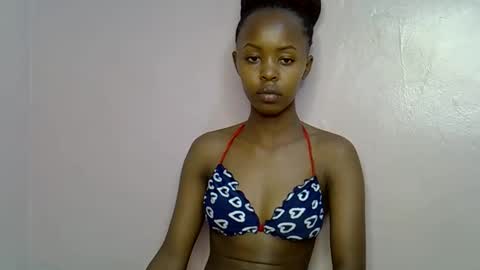Snapshot of tinybarbie_ chatting on September 28, 9:46 pm Barbie online show from September 28, 9:46 pm