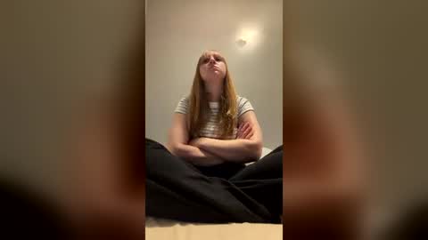 tinyblondebarbie online show from June 12, 5:28 am