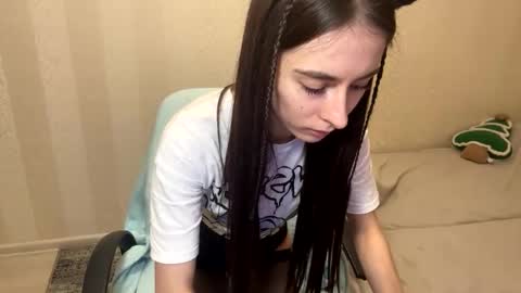 tinylily228 online show from May 3, 6:03 pm