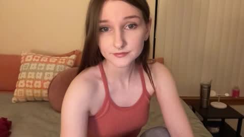 Snapshot of tinytittytia chatting on October 16, 4:56 am Tia online show from October 16, 4:56 am