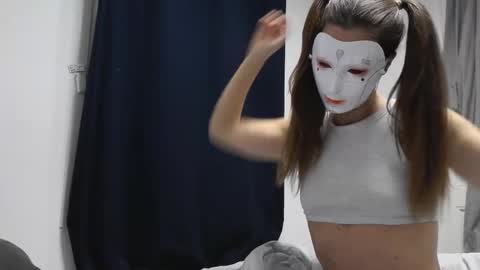 Tinks online show from November 24, 9:02 pm