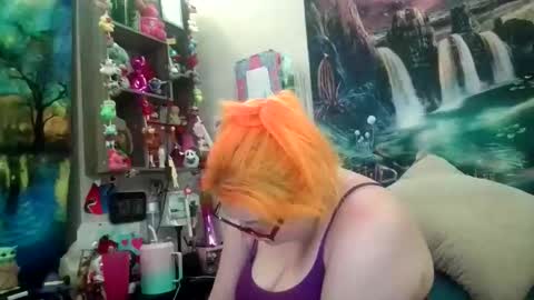 tipthekittenxo online show from April 3, 4:08 am