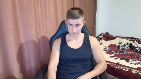 todhorny987 online show from March 6, 6:19 am