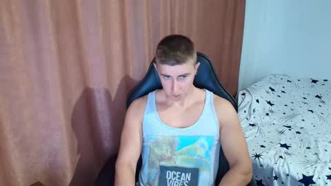 todhorny987 online show from February 3, 6:33 am