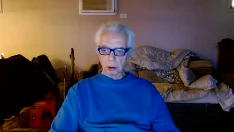 Snapshot of tom112292014 chatting on February 9, 4:07 pm tom112292014 online show from February 9, 4:07 pm