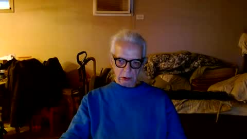 Snapshot of tom112292014 chatting on October 19, 11:37 am tom112292014 online show from October 19, 11:37 am