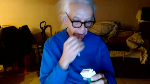 Snapshot of tom112292014 chatting on October 17, 3:10 am tom112292014 online show from October 17, 3:10 am