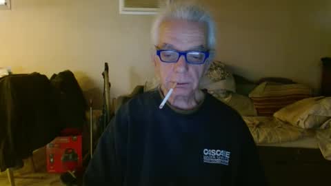 Snapshot of tom112292014 chatting on March 9, 1:15 pm tom112292014 online show from March 9, 1:15 pm