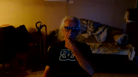 Snapshot of tom112292014 chatting on October 9, 10:32 am tom112292014 online show from October 9, 10:32 am