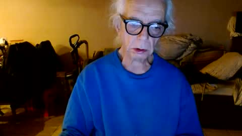 Snapshot of tom112292014 chatting on October 18, 3:11 am tom112292014 online show from October 18, 3:11 am