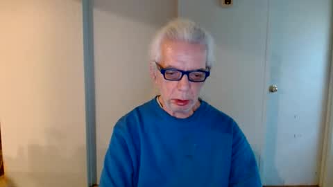Snapshot of tom112292014 chatting on February 5, 12:49 pm tom112292014 online show from February 5, 12:49 pm
