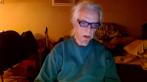Snapshot of tom112292014 chatting on March 4, 3:22 am tom112292014 online show from March 4, 3:22 am