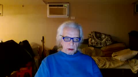 Snapshot of tom112292014 chatting on February 11, 2:14 am tom112292014 online show from February 11, 2:14 am