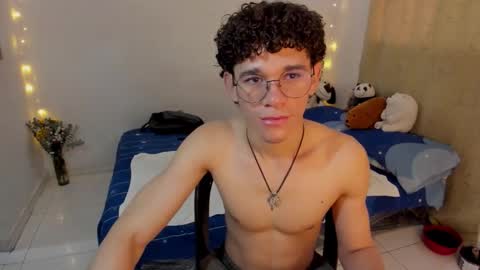 Tom Blue online show from November 4, 1:12 pm